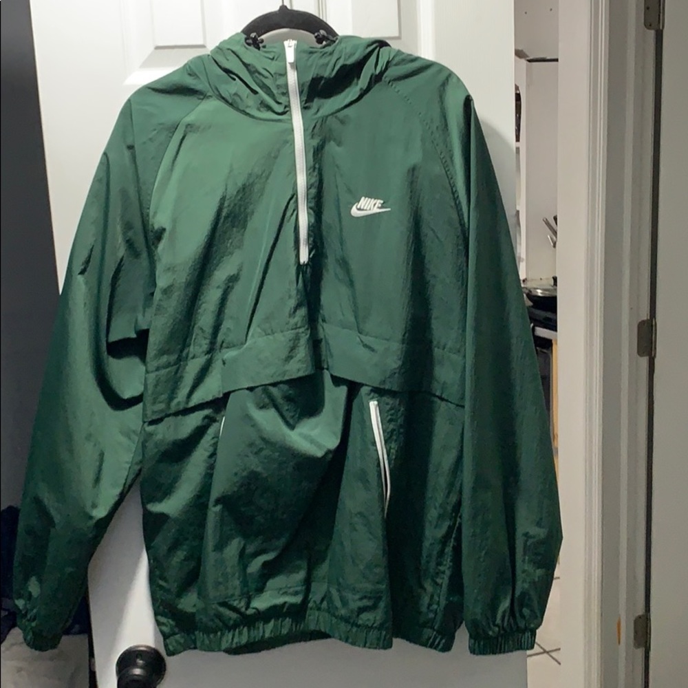 Men’s Nike wind breaker